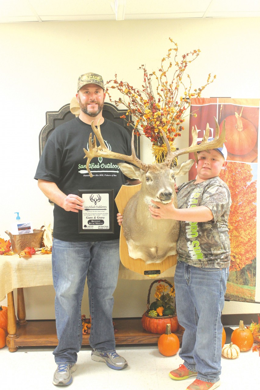 Trevor Hill, received a plaque for Murl Looper for “Biggest Buck.”