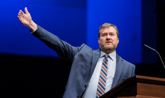 Fisher speaks at SWBTS, says greatness is found in serving others