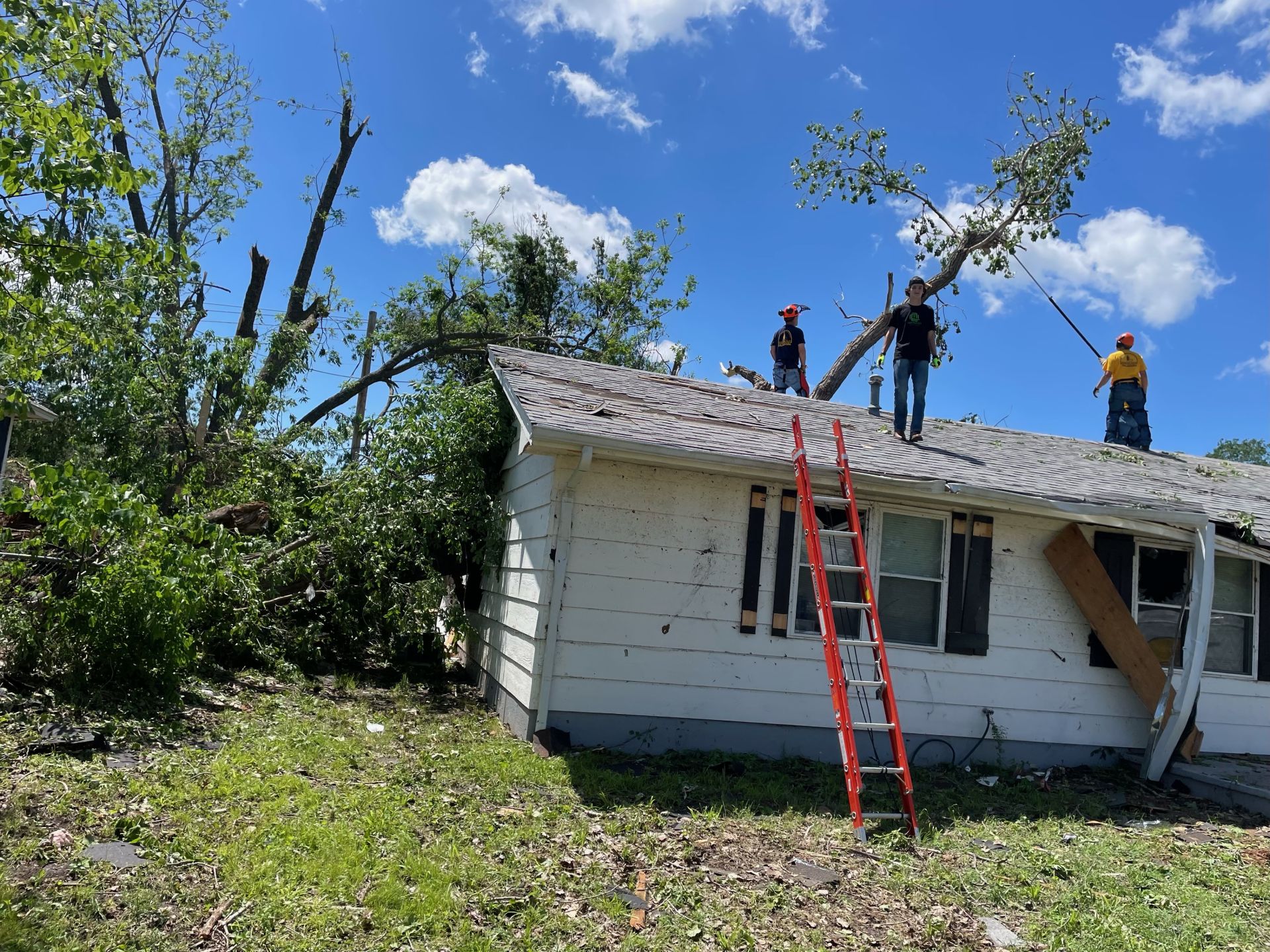 Oklahoma Baptist DR volunteers bringing hope, help after deadly ...