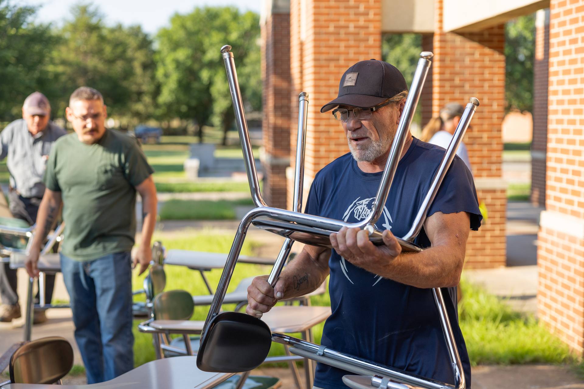 Donating Furniture to Those in Need|Baptist Messenger of Oklahoma
