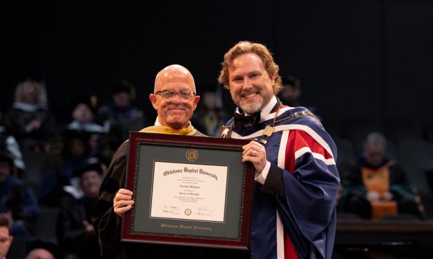 Behymer Awarded OBU Honorary Doctor of Divinity Degree During Winter Commencement